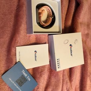 Toobur Fitness Tracker Watch